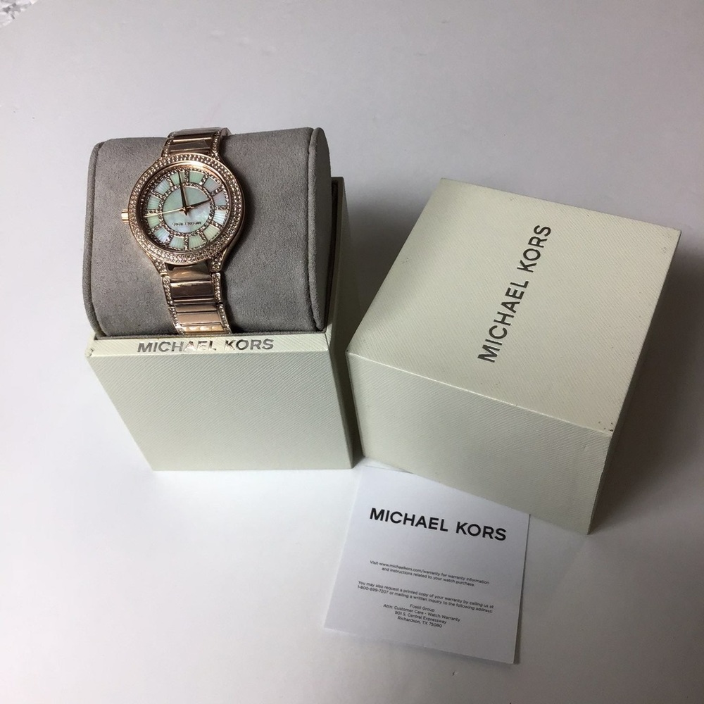 Michael Kors Rose Gold Watch - Picture 4 of 4